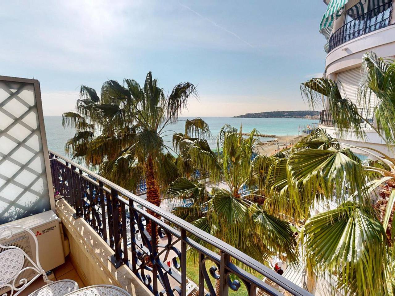 Hel studio-lejlighed, Renovated studio with balcony and garage in central Menton in Menton, Nice og omegn
