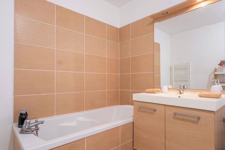 Ganze Wohnung, Le Cocon de Saint Priest - T2 Balcony & Terrace in Saint-Priest, Lyon und Umgebung