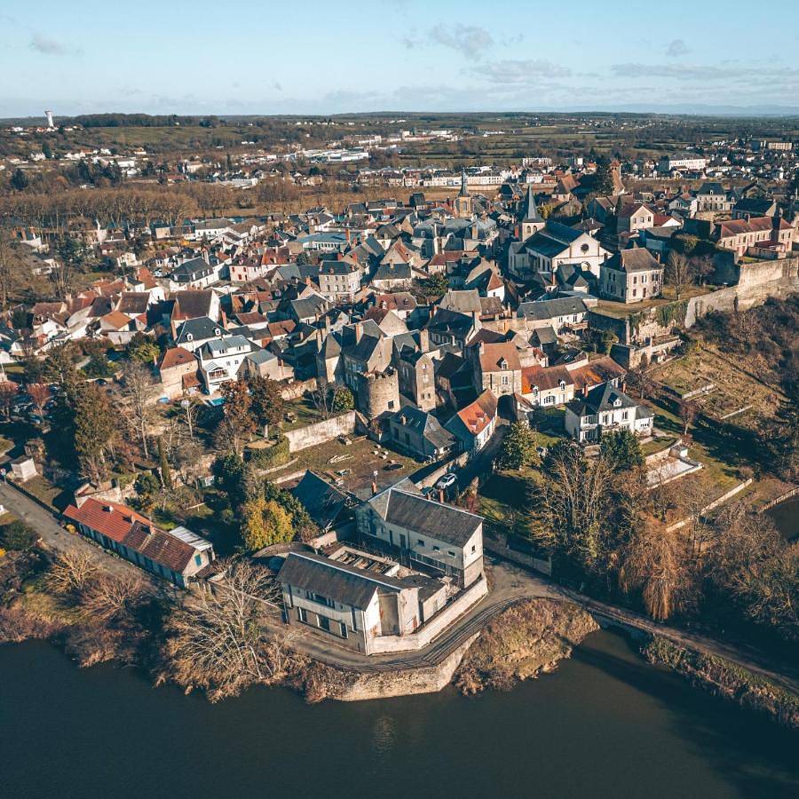 Appartement entier, Résidence du bord de loire in Decize, Nièvre