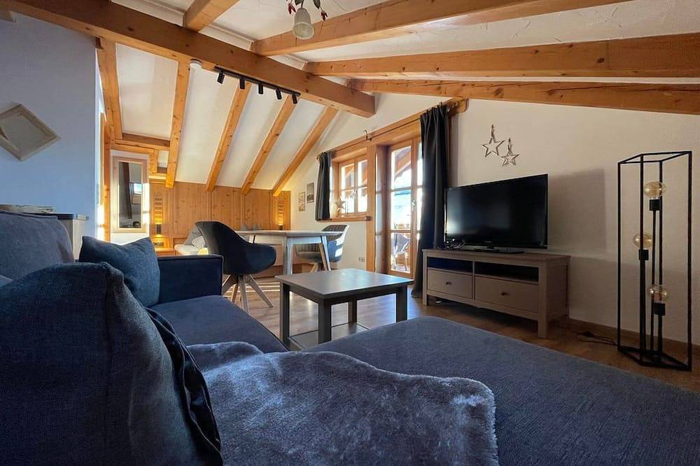 Ganze Wohnung, \"Platzhirsch\" Fewo/Wohn-Schlafraum/Dusche, Wc - Elisabeth, Landhaus in Krün, Bayerische Alpen