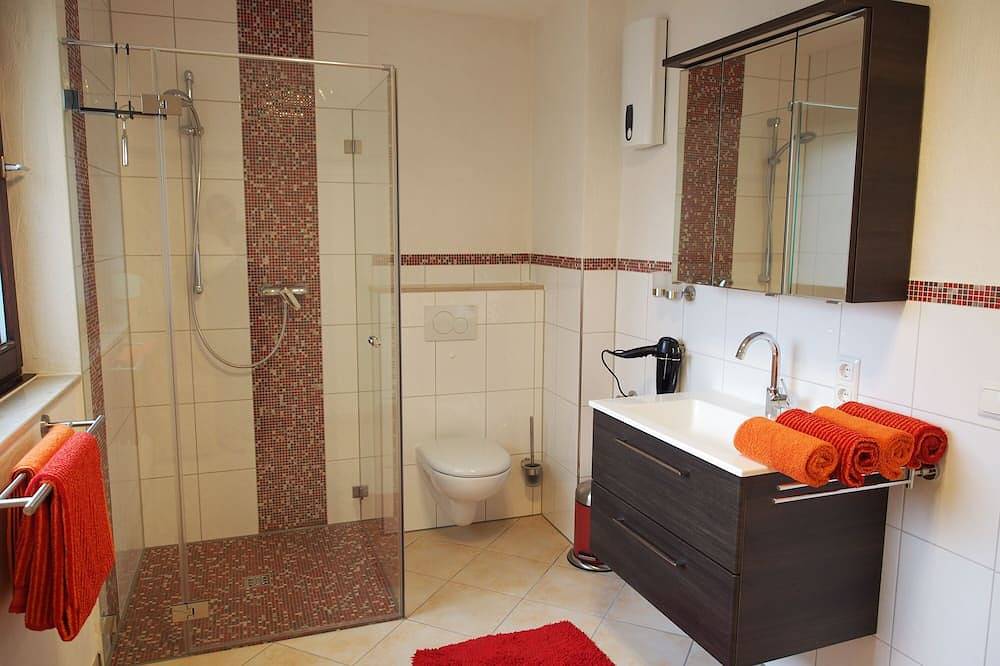 Ganze Wohnung, Ferienwohnung die Altes mit Neuem verbindet, Nähe Zülpich, in ländlicher Lage in Zülpich, Eifel (Nordrhein-Westfalen)