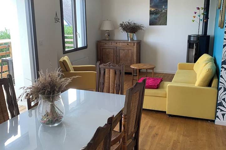 Location de vacances pour 8 personnes dans Doëlan