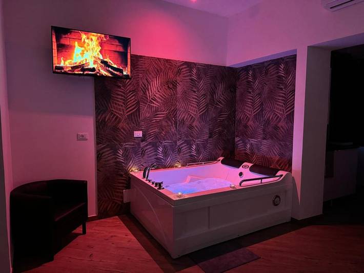 Apartament wakacyjny dla 2 osób, z jacuzzi w Lido di Ostia