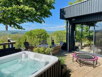 Chambre d’hôte pour 3 personnes, avec jardin et jacuzzi à Campuac