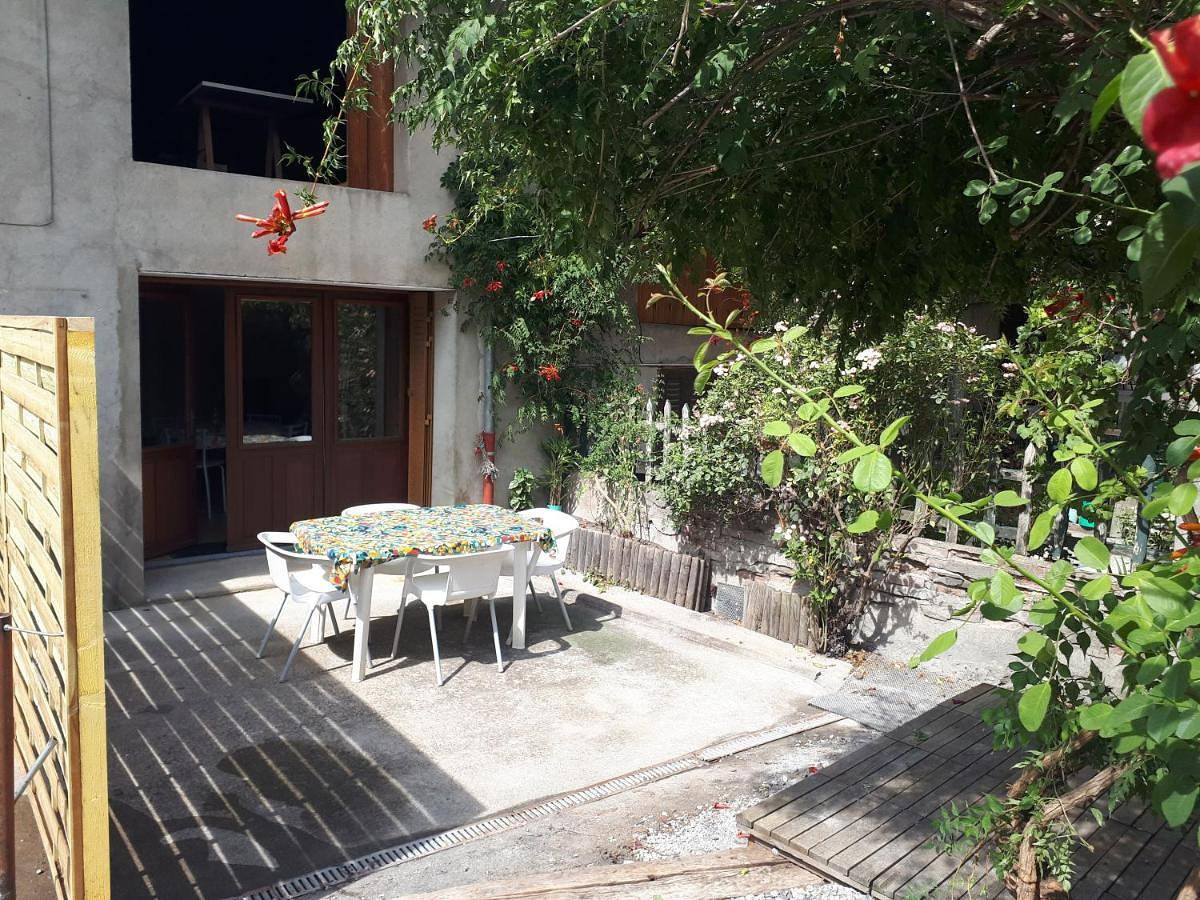 Appartement entier, One-Bedroom Apartment in Crots, Parc national des Écrins