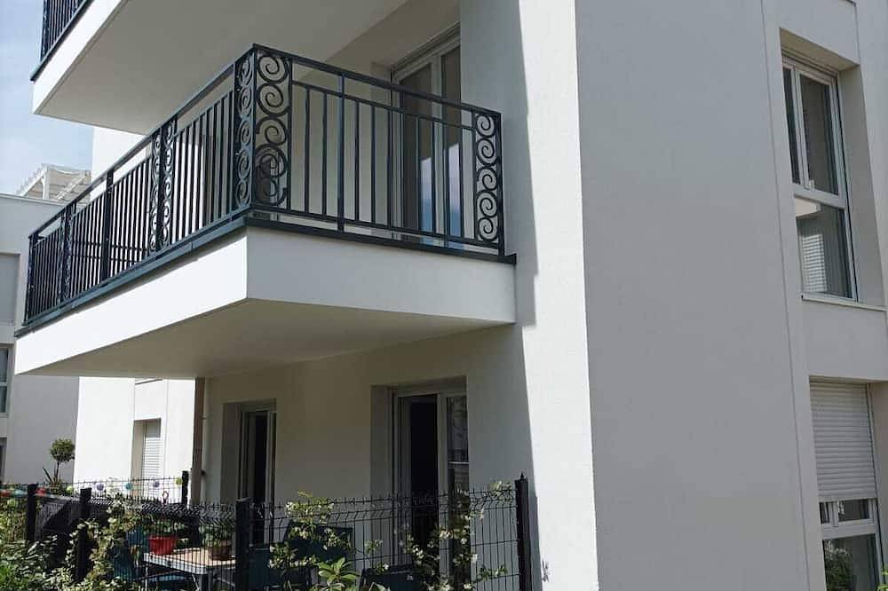 Apartamento entero, Bright apartment near Paris, terrace, parking in L'Haÿ-les-Roses, Valle del Marne