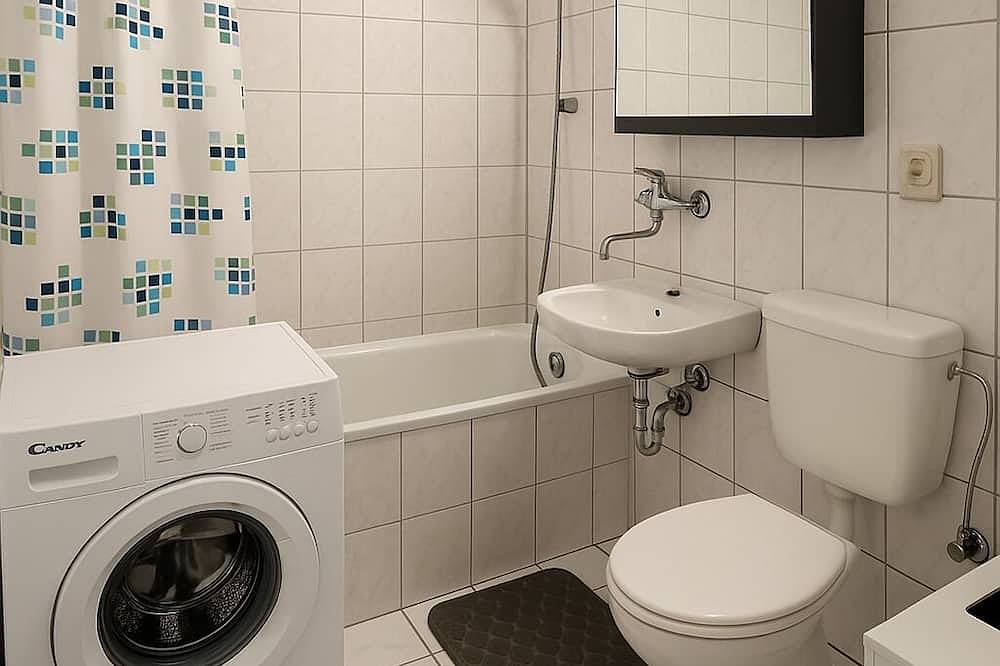 Ganze Wohnung, Apartment Halle Neustadt – 4 Zimmer, Küche in Halle, Saale-Unstrut