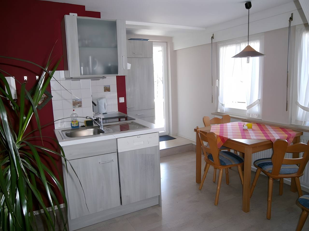 Entire apartment, Apartment '4' with Balcony and Wi-Fi in Wasserburg (Bodensee), Bavarian Swabia