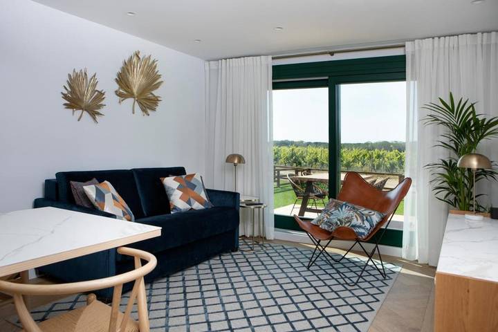 Chalet para 6 personas, con Terraza además de Jardín y Vistas en Rioja Alta - 4