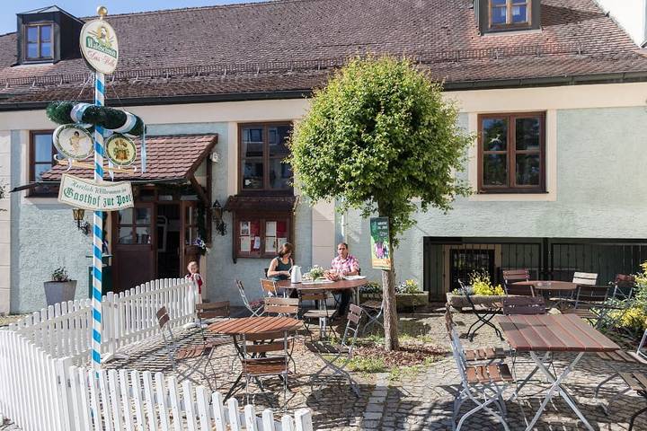 Ganze Ferienwohnung, Gasthof zur Post - Ferienwohnung Postresidenz in Eschlkam, Ostbayern