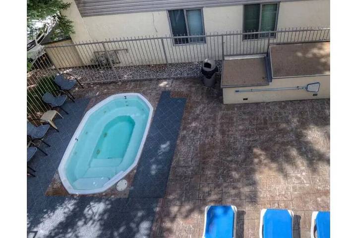 Vacation rental for 5 people, with sauna and terrace as well as hot tub in Avon