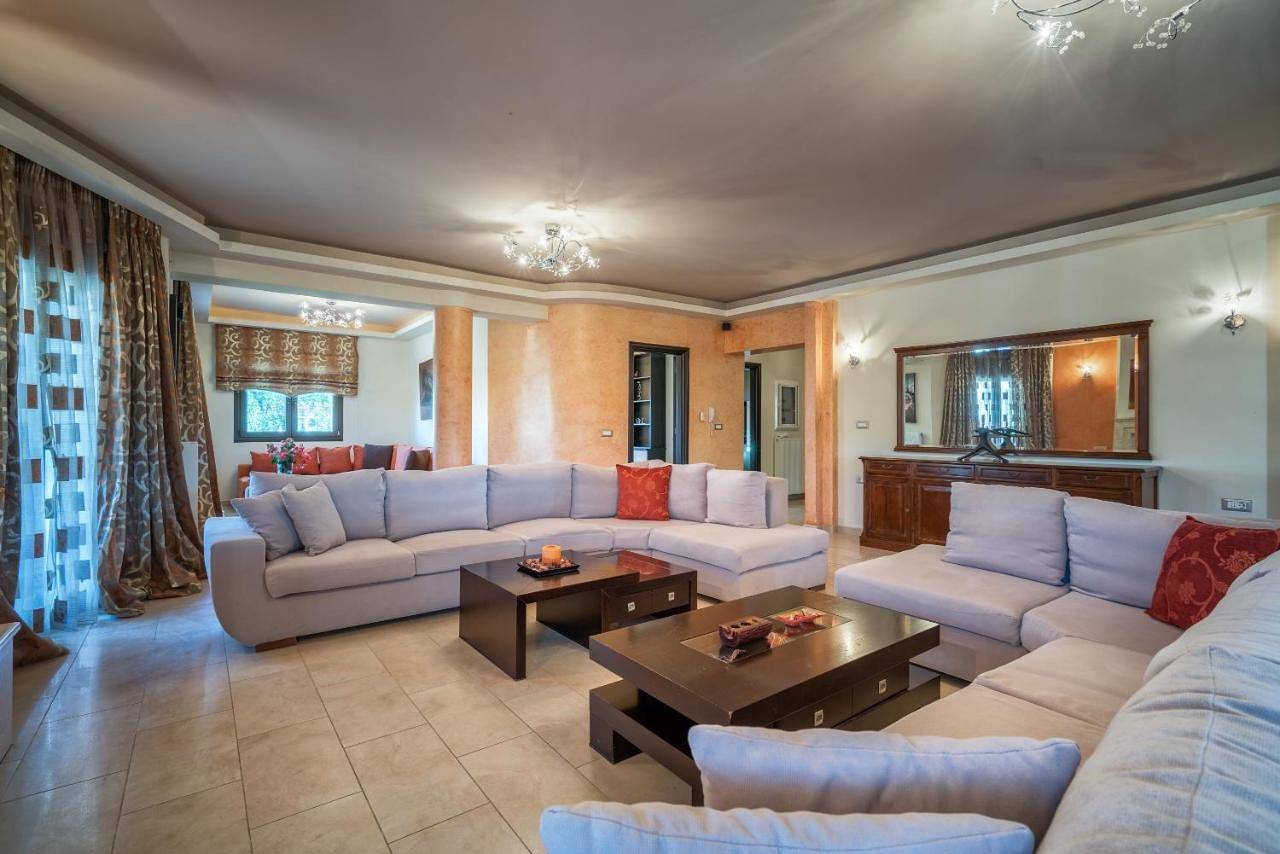 Seven-Bedroom House in Γαϊτάνι, Ζάκυνθο