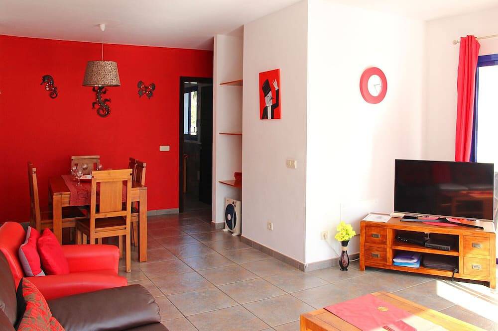Villa With Private Heated Pool in Playa Blanca, Yaiza