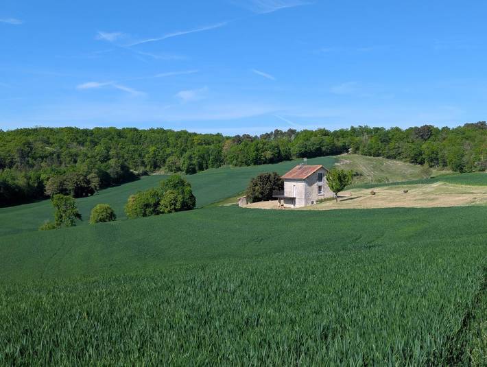 Gîte pour 6 personnes, avec piscine et jardin ainsi que terrasse et jacuzzi en Charente - 3
