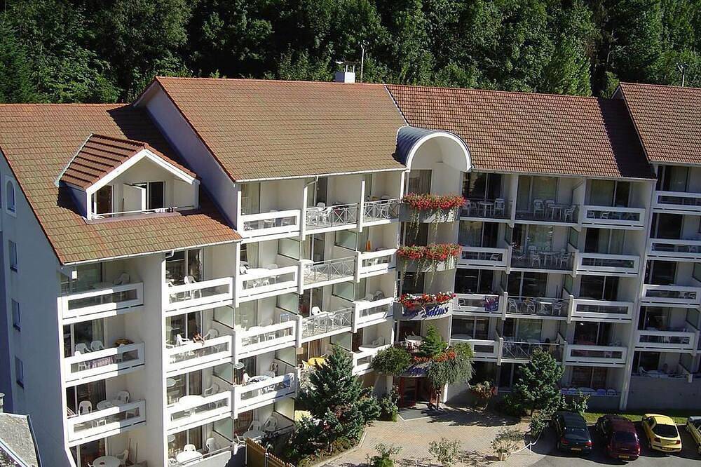 Entire apartment, Wifi, terrace, parking, tv, ski locker, 29m², Le Collet d'Allevard in Allevard, Isère