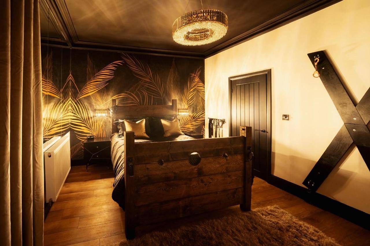 Entire apartment, Casa Amor - Adult Only Retreat Midlands in Stoke-on-Trent, Midlands