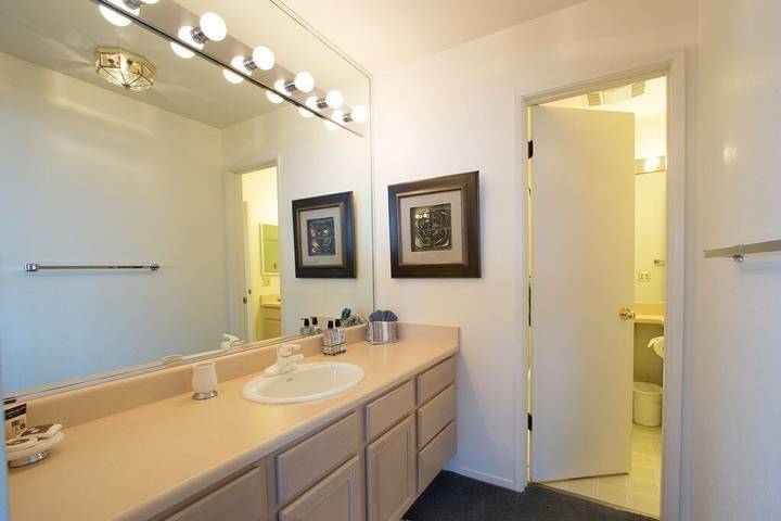 Gîte pour 6 personnes, avec piscine et jacuzzi ainsi que sauna et balcon à Monterey - 3