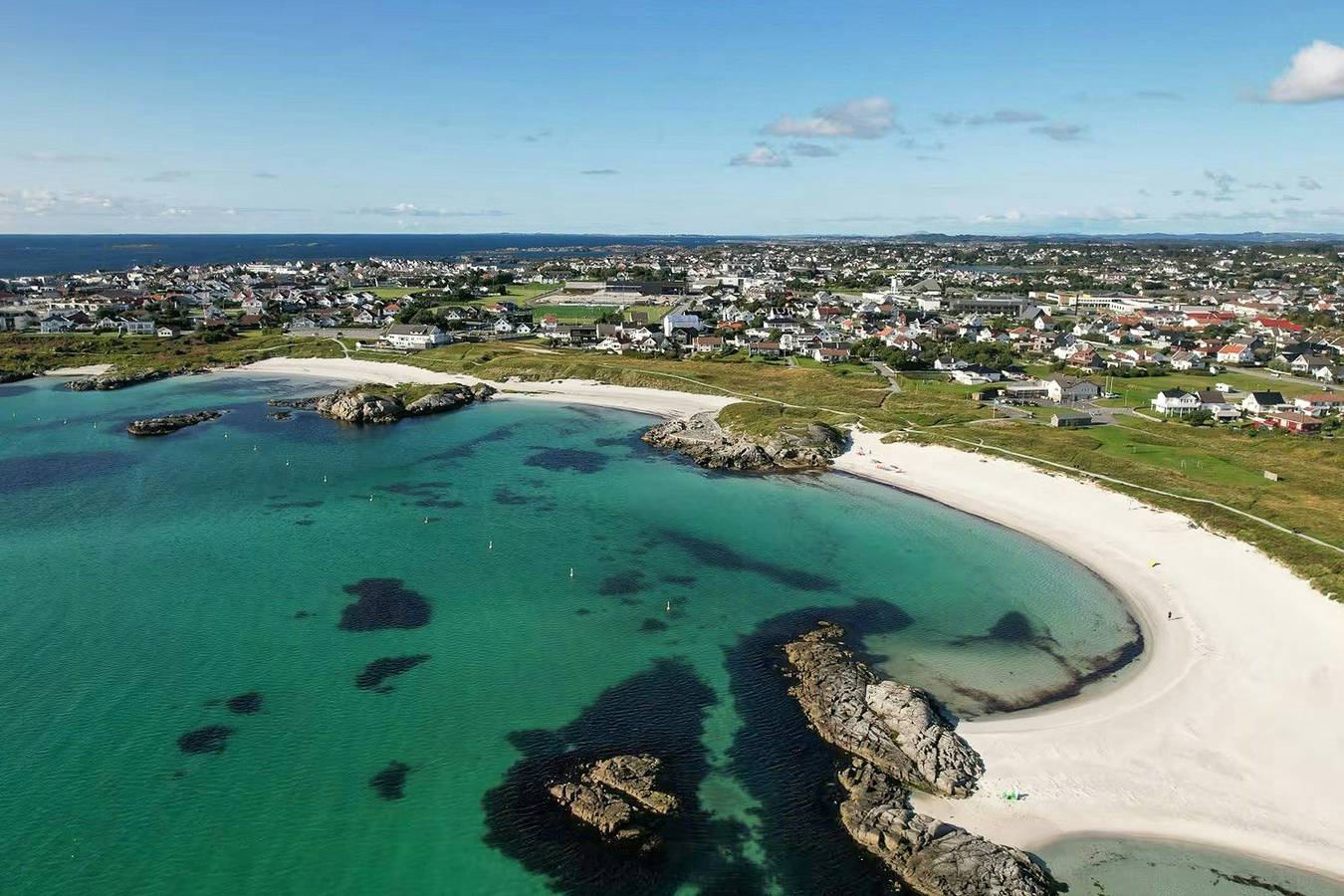 Hel leilighet, Romslig havneleilighet med sjøutsikt in Åkra, Karmøy 