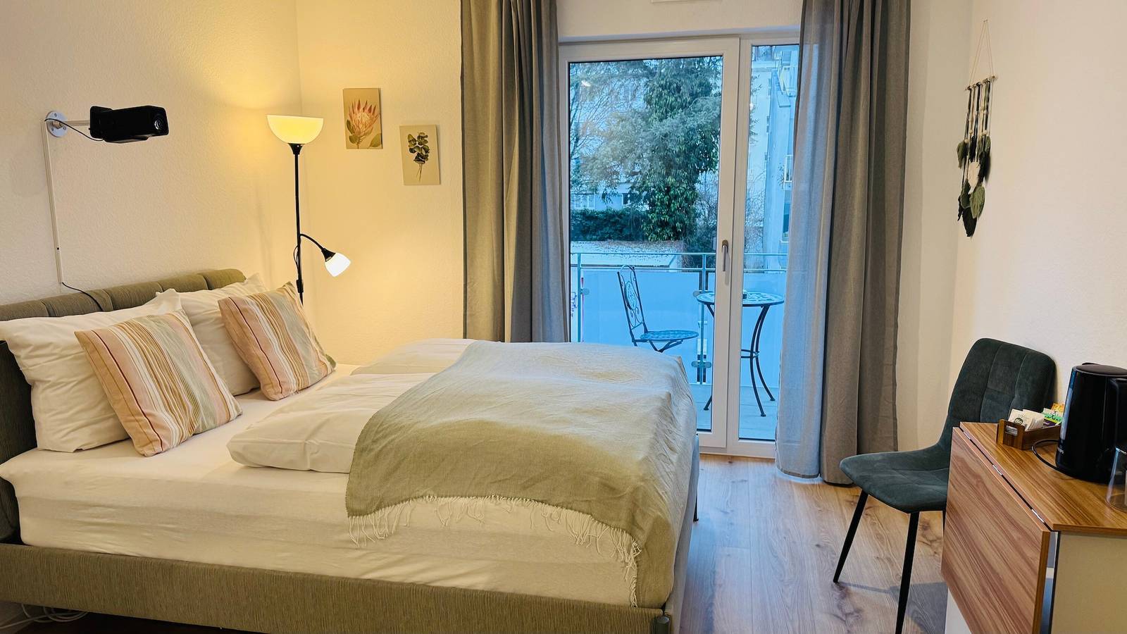 Ganze Wohnung, Ferienwohnung Bächle, Sehr Zentral' mit Balkon und Wlan in Wiehre (Freiburg), Freiburg