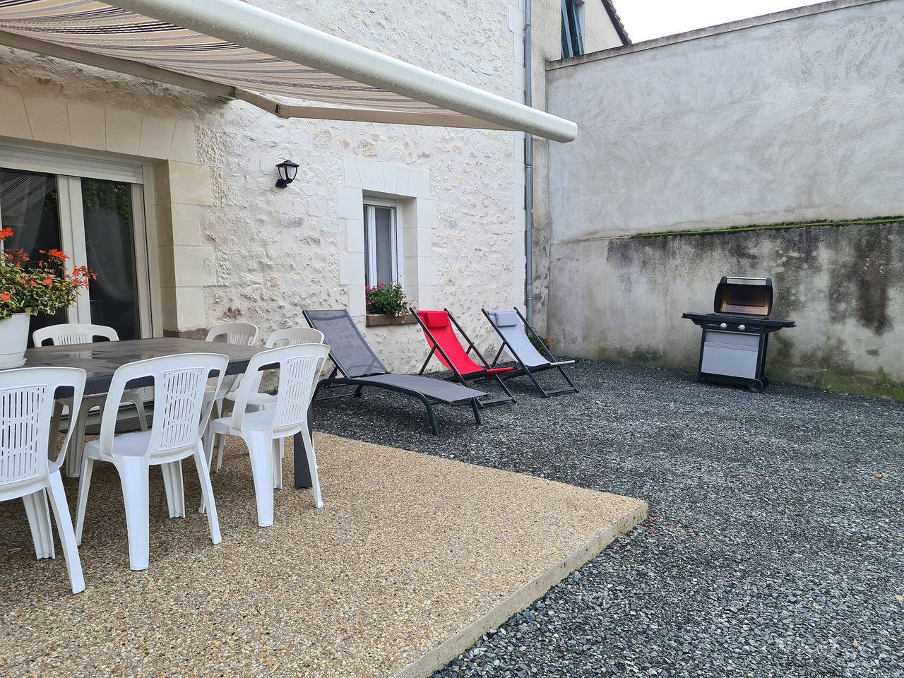 Gîte familial proche du zoo de Beauval avec cour privative in Lye, Vallée de la Loire