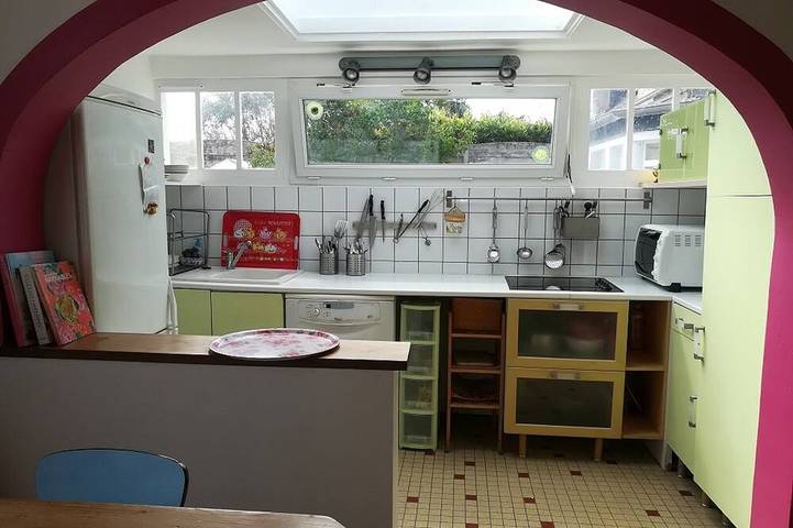 Location de vacances pour 5 personnes, avec jardin ainsi que piscine et terrasse à Landunvez