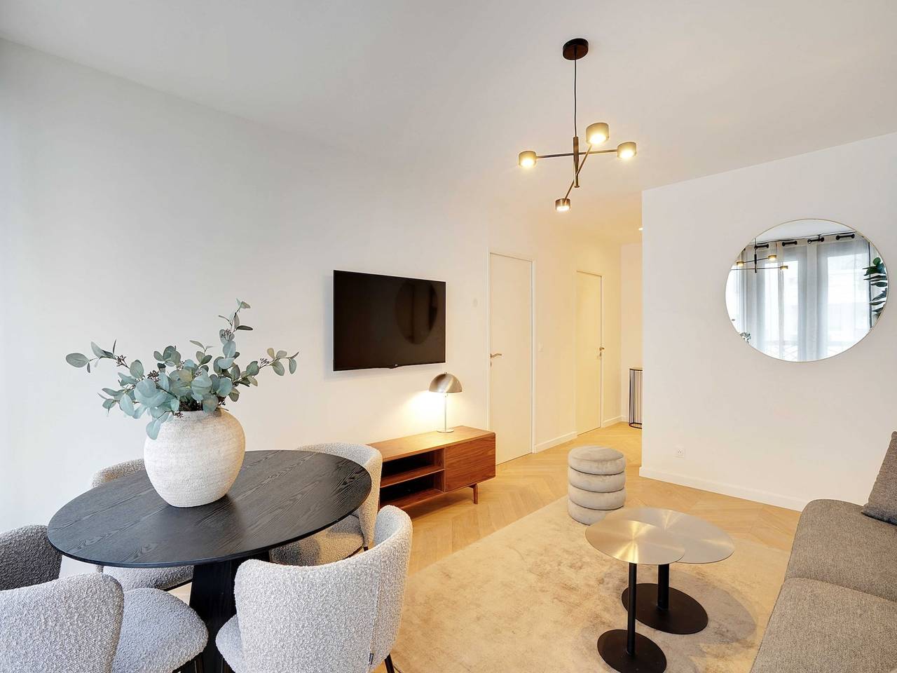 Apartamento entero, Sleek & Refined Apartment - Levallois-Perret in Levallois-Perret, Altos del Sena