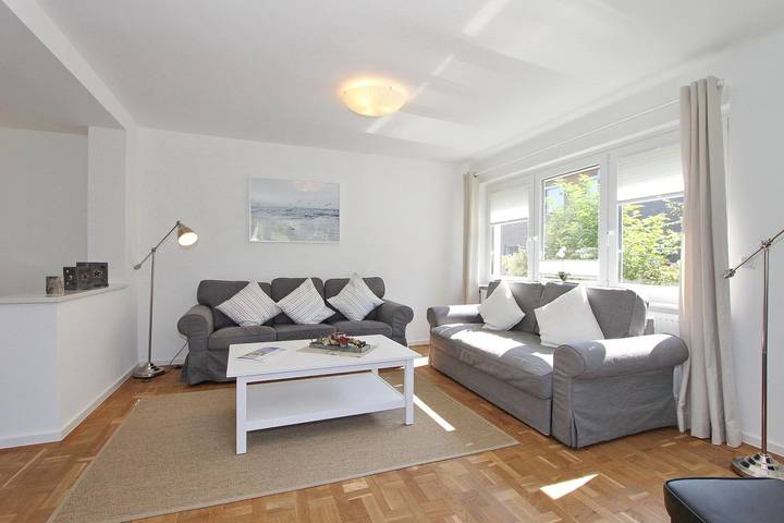 Ferienhaus für 7 Personen, mit Balkon und Terrasse sowie Garten in Scharbeutz