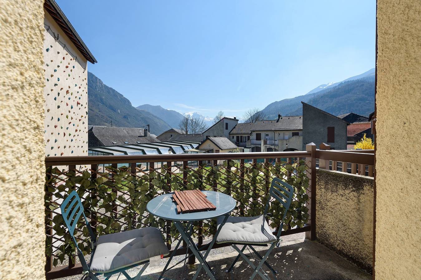 Appartement entier, Appartement Bielle : Vue imprenable sur les montagnes & Linge fourni in Bielle (Pyrénées-Atlantiques), Béarn