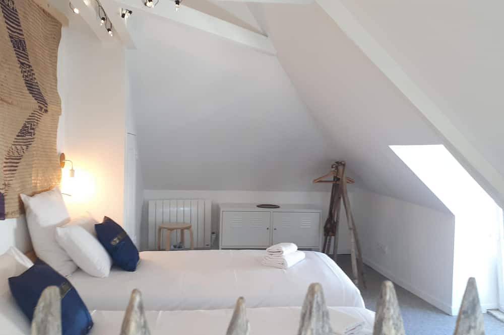 The charm of a small fisherman's house in Port-en-Bessin-Huppain, Bayeux region