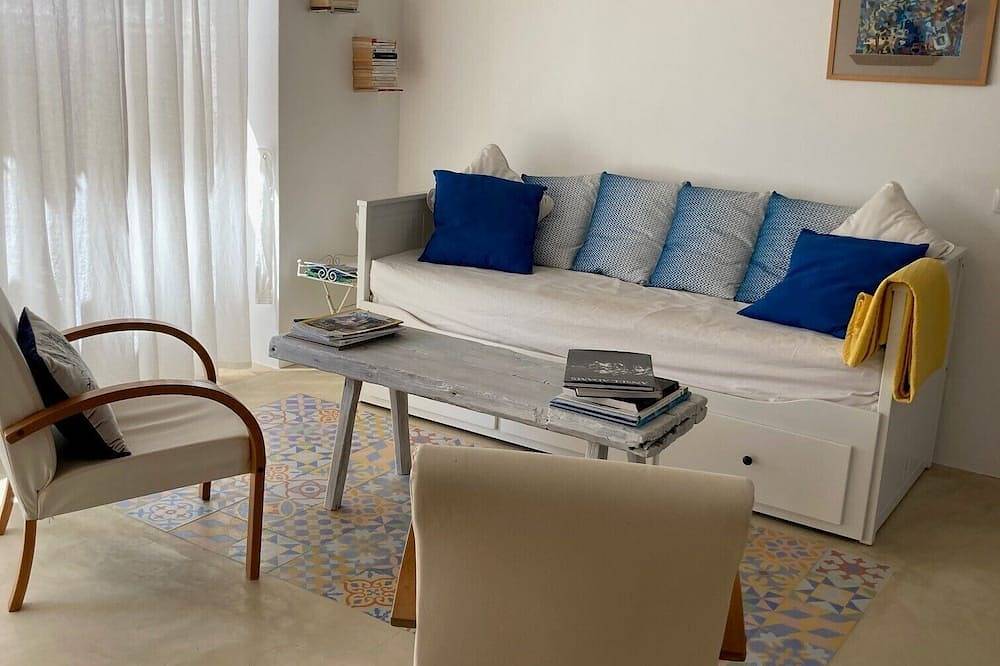 Seaside guesthouse on Carvalhal beach in Zambujeira do Mar, Costa Alentejana
