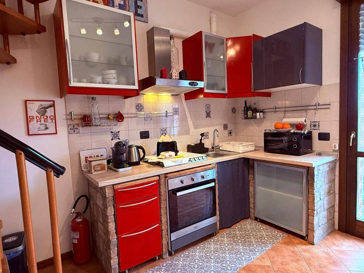Appartement entier, Soliera 105 - Appartamento su due livelli in zona tranquilla in Soliera, Province de Modène