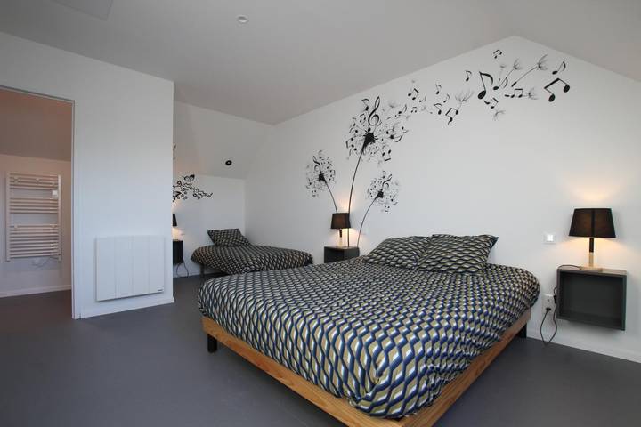 Gîte pour 5 personnes, avec jardin à Le Val-Saint-Père - 4