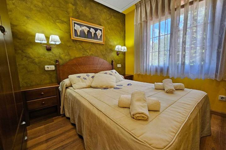 Apartamento entero, Chic apartamento con aire acondicionado, Wi-Fi y bañera in Mieres (Asturias), Cordillera Cantábrica