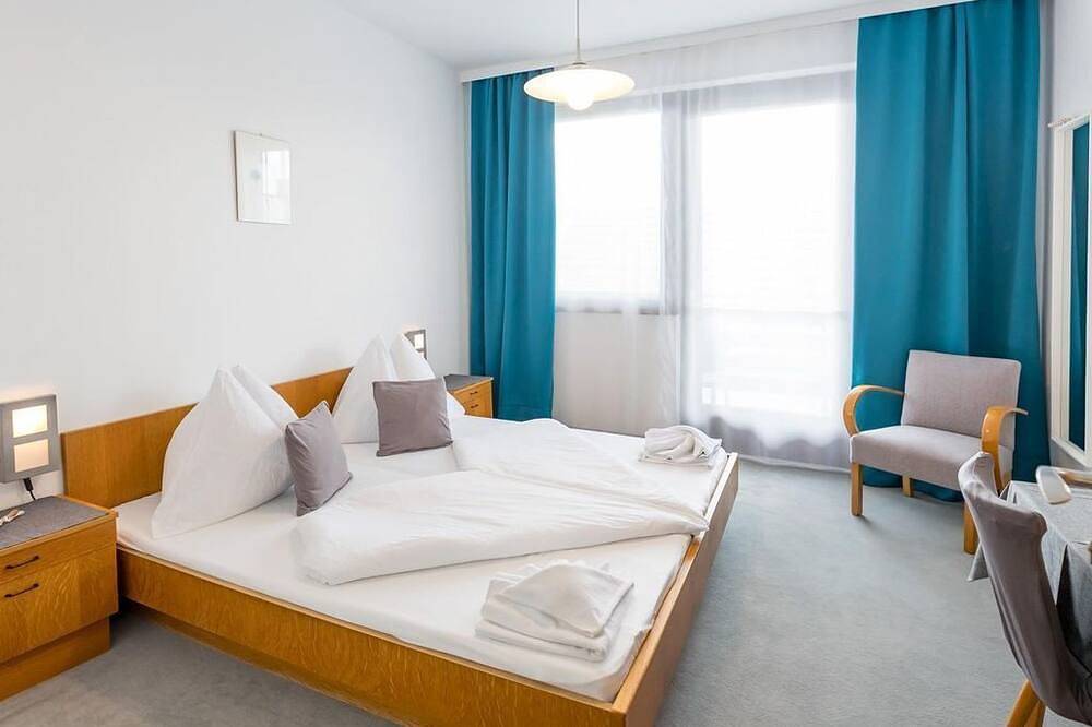 Ferienherbergen S. u. J. Zeisz - Doppelzimmer mit Dusche, Wc, 1-2 Nächte in Marktgemeinde Podersdorf am See, Neusiedlersee-Hügelland