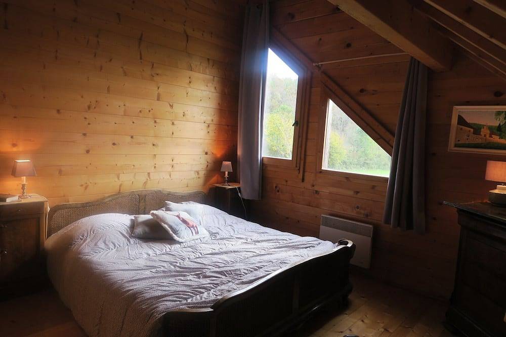 Chalet isolé 180m² plein soleil, avec vue imprenable sur une vallée boisée in Onoz (Jura), Lac de Vouglans