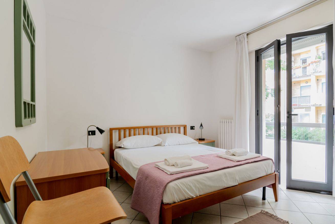 Apartamento entero, Guesthost - Seaside Sanctuary with balcony and parking in Rímini, Provincia de Rimini