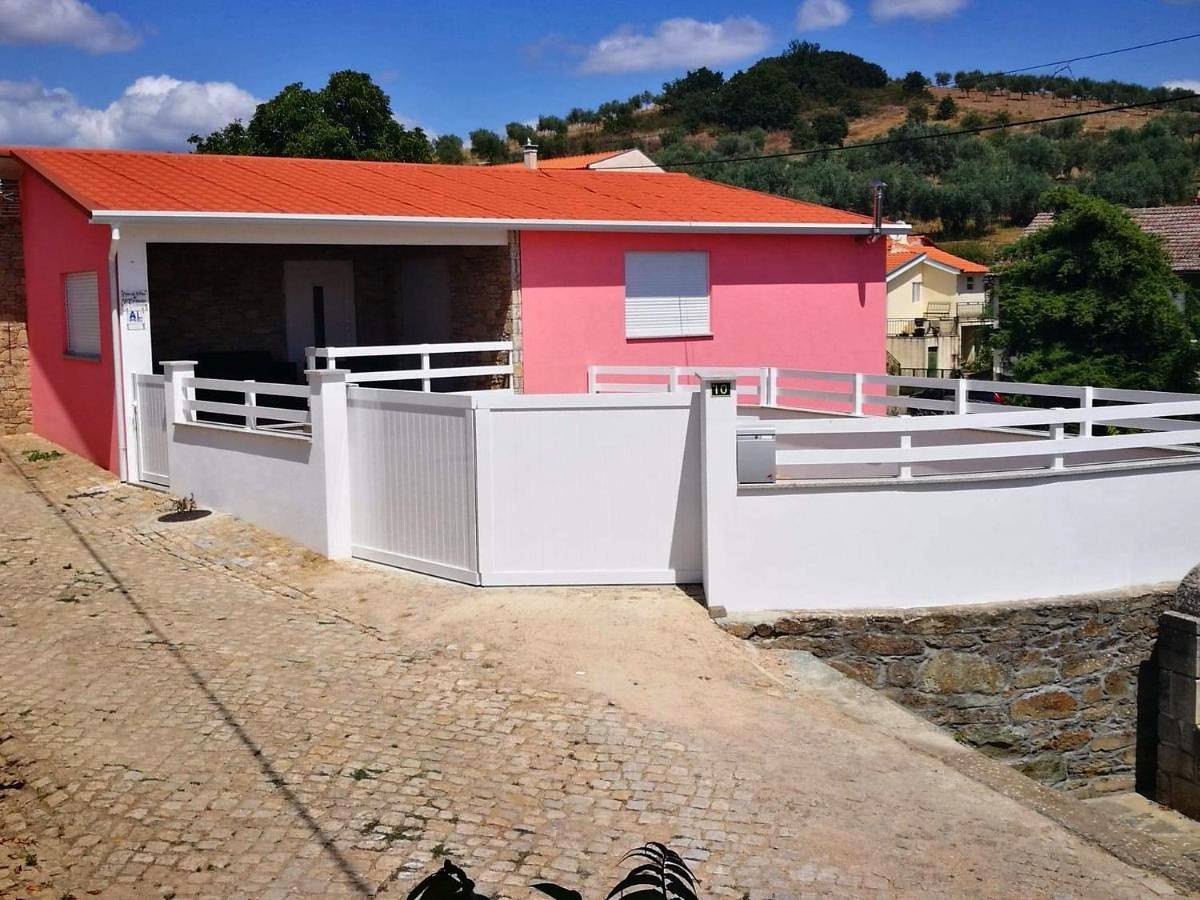 Casa do Forno do Ti Correia in Vale de Prados, Distrito de Bragança