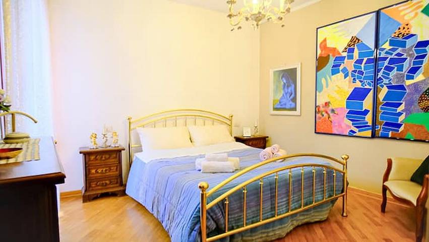 Appartamento intero, Appartamento 'Suite La Casella' con Terrazza Privata, Wi-Fi e Aria Condizionata in Isolotto Legnaia, Firenze