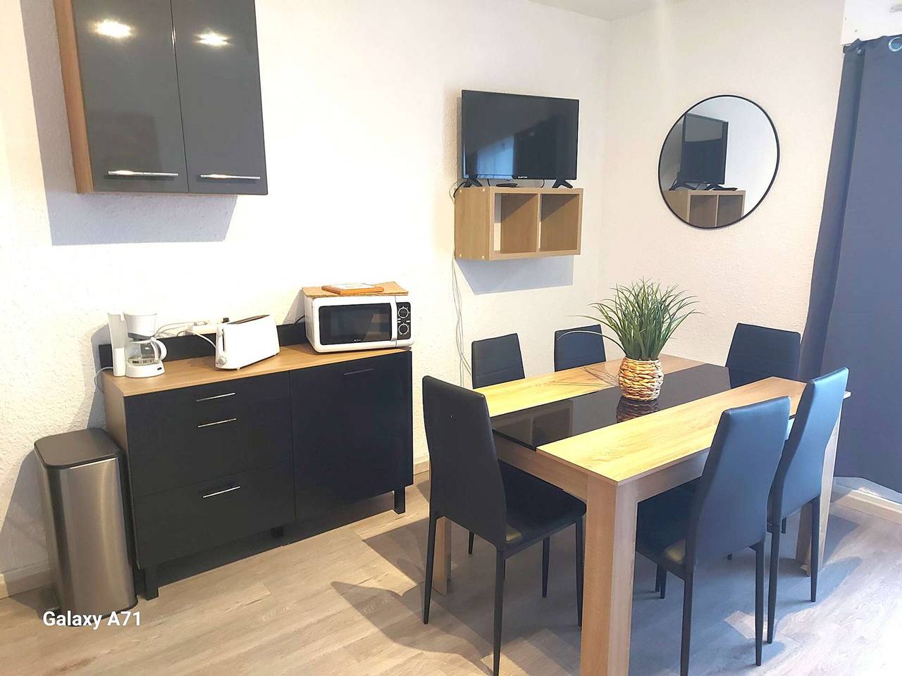 Studio entier, Studio Cabine 6 pers à 1700m, St Lary Soulan, Balcon Sud, Parking, Proche Pistes in Saint-Lary-Soulan, Parc national des Pyrénées