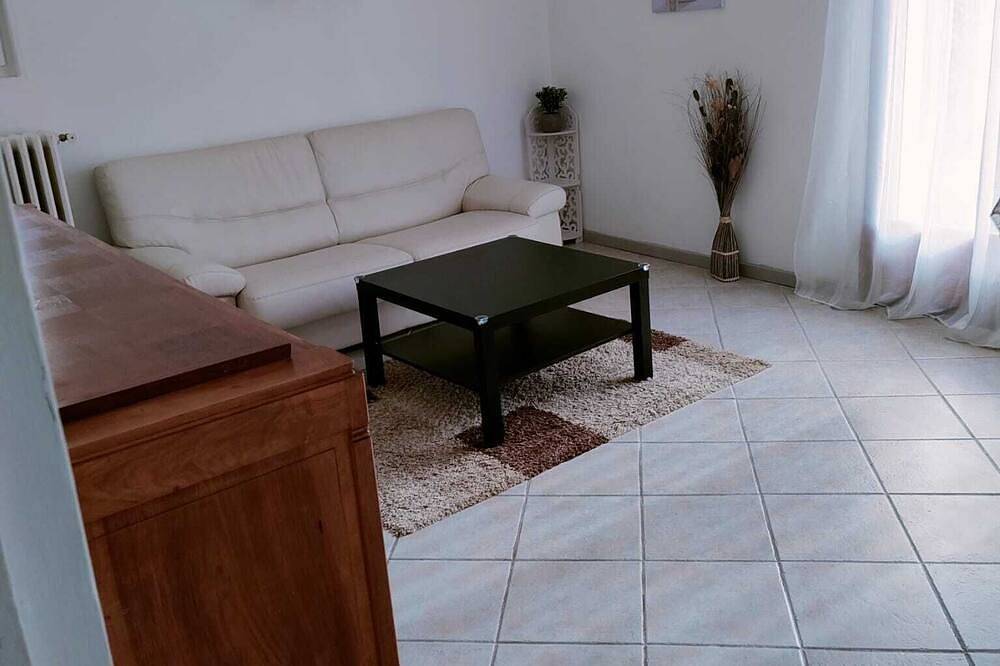 Welcome to the Olivade private pool with large garden in Nyons, Nyons region