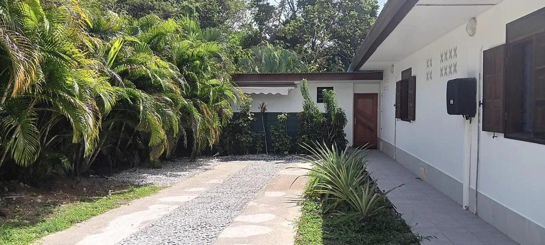 Casa de vacaciones para 2 personas, con vistas además de jardín y terraza - 1