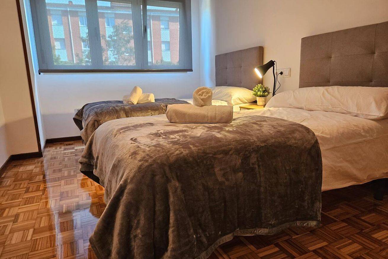 Geheel appartement, Charming Apartment with Wi-Fi & Elevator in Oviedo, Cantabrisch Gebergte