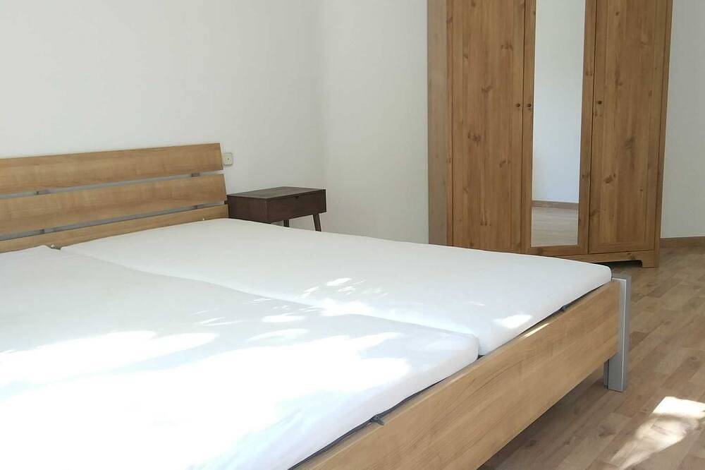 Ganze Wohnung, Sonnige Eg-Wohnung mit Garten Terrasse in Forchheim in Forchheim, Fränkische Schweiz