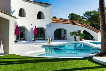 Gîte pour 11 personnes, avec piscine ainsi que jardin et jacuzzi dans Port Gallice