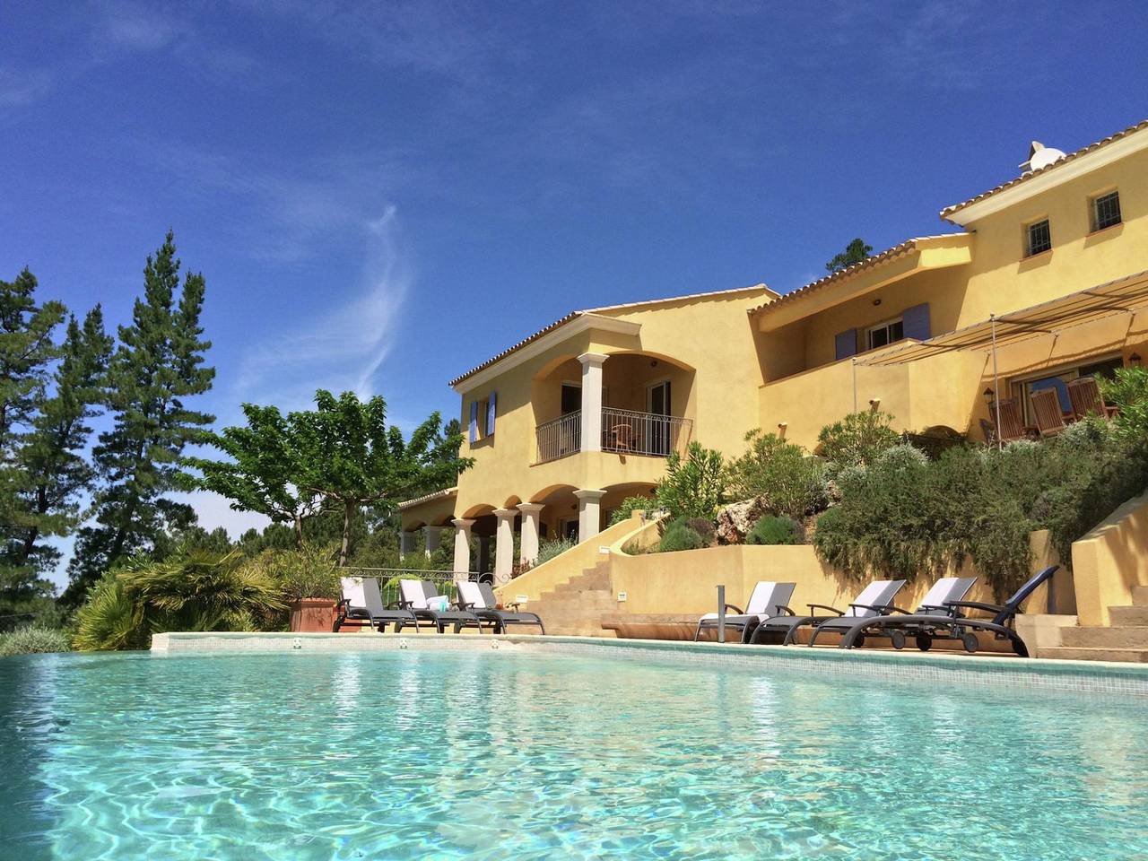 Villa pour 12 Personnes dans Le Muy, Région de Draguignan