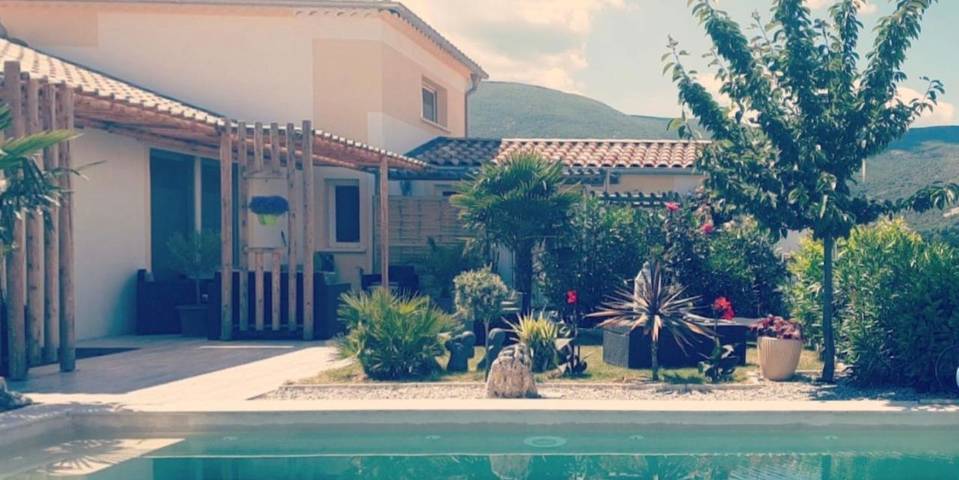 Appartement de vacances pour 2 personnes, avec piscine ainsi que jacuzzi et jardin