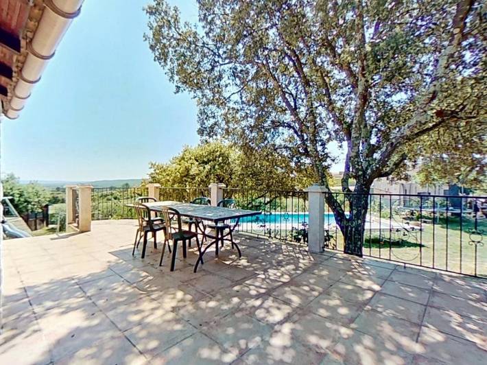 Villa pour 4 personnes, avec Terrasse et Jardin ainsi que Piscine et Vue