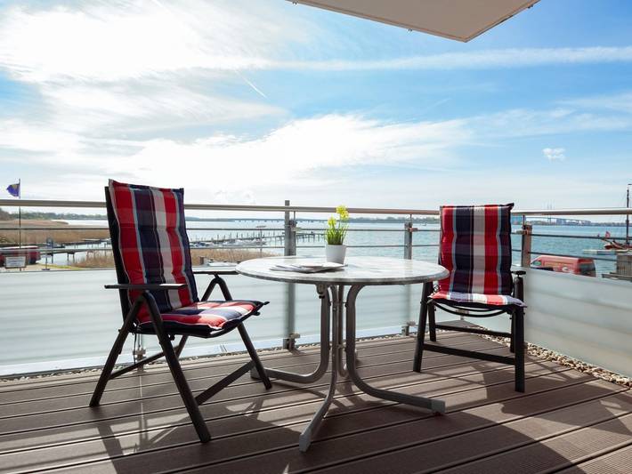 Ferienwohnung für 4 Personen, mit Balkon und Seeblick sowie Ausblick in Süd-Rügen - 2