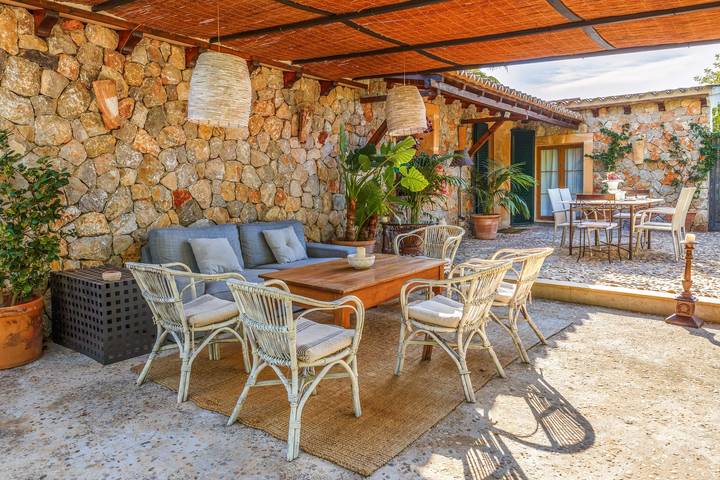 Beautiful Holiday Home with Pool, Garden, Wi-Fi & Air Conditioning; Parking Available in Esporles, West Majorca