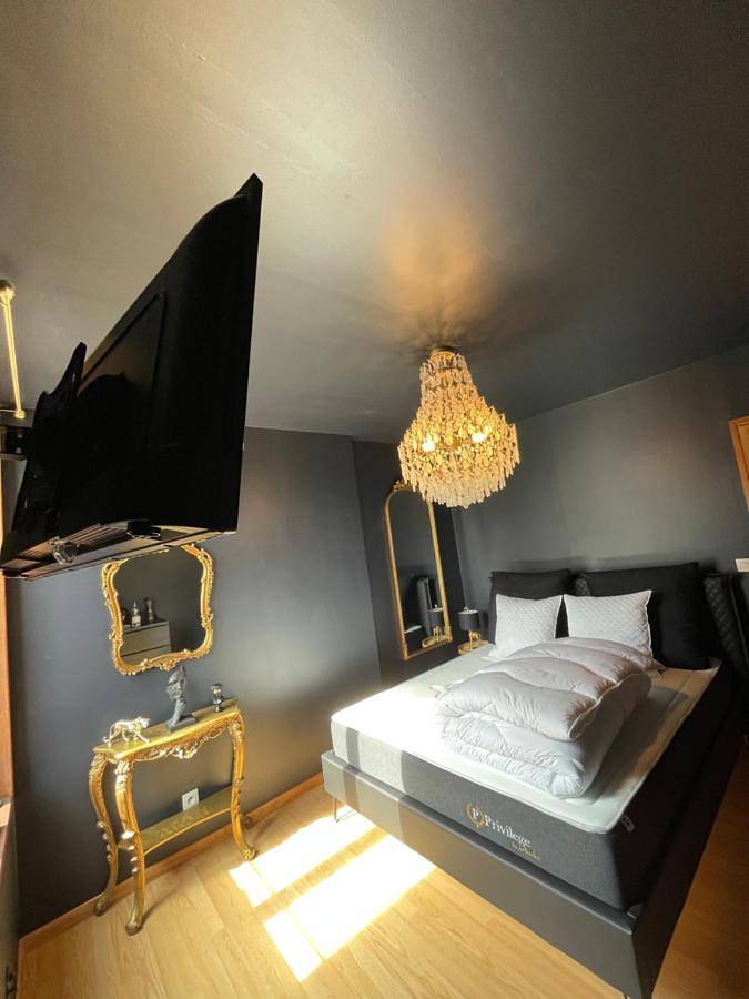 Maison Spacieuse Jacuzzi Wifi Netflix in Quiévrechain, Région de Valenciennes